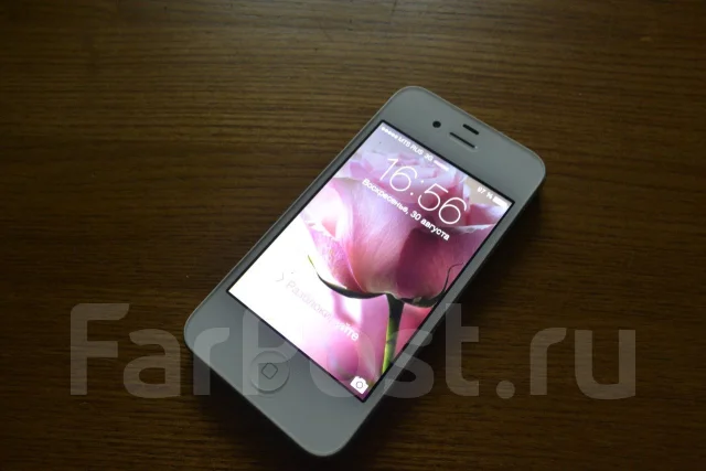 Apple iPhone 4 8Gb ����