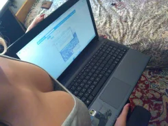 Asus X55VD. 2,4����, ��� 6 ��, ���� 500���, WiFi: 1, Bluetooth: 1, ����������� �� 8��. ����