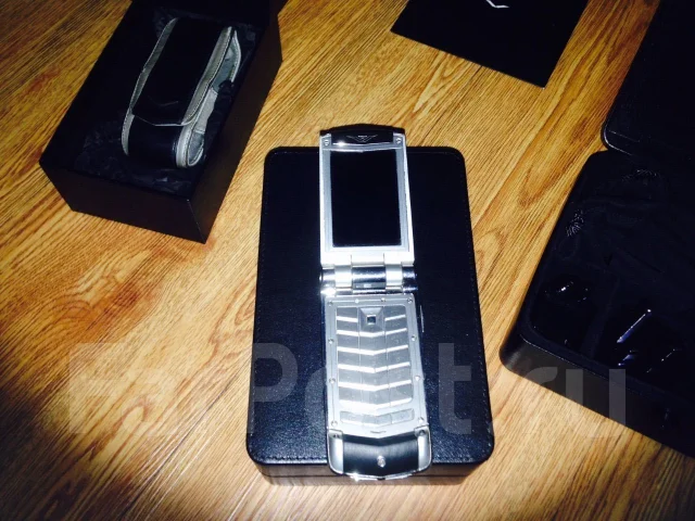 Vertu Constellation. �/� ����
