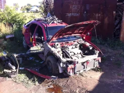 Mazda 323F ����