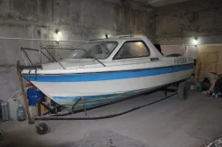 Nissan. 1990 ���, ����� 5,6��., ��������� ���������, 140��.�., ������ ����