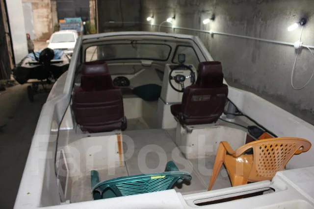 Nissan. 1990 ���, ����� 5,6��., ��������� ���������, 140��.�., ������ ����