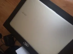 Acer. WiFi, Bluetooth