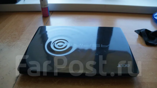 Acer Aspire One 722-C68kk. 1����, ��� 2048 ��, ���� 320���, WiFi: 1, Bluetooth: 1, ����������� �� 4��. ����