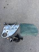 Стекло боковое. Ford Focus