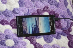 Sony Xperia acro S. �/�