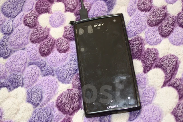 Sony Xperia acro S. �/� ����