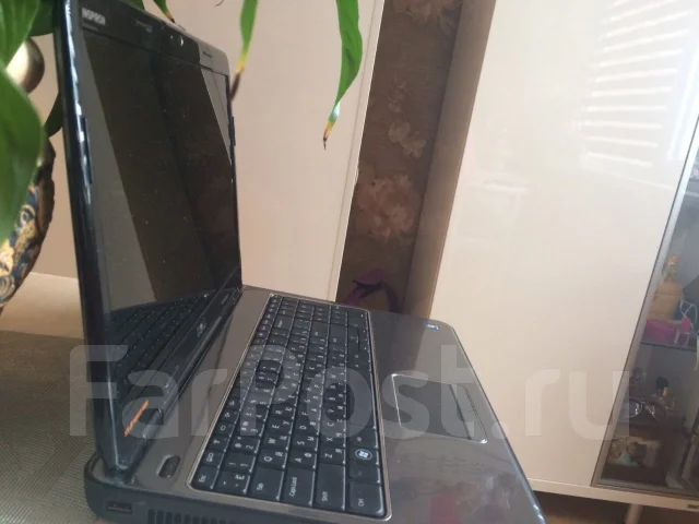 Dell Inspiron N5010. 2,4����, ��� 3072 ��, ���� 320���, WiFi: 1, Bluetooth: 1, ����������� �� 3��. ����