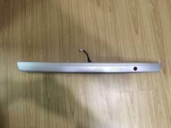 Накладка крышки багажника. Toyota Corolla, ZRE151, ZRE152, ADE150, ZRE142 Двигатели: 1ZRFE, 2ZRFE, 1ADFTV