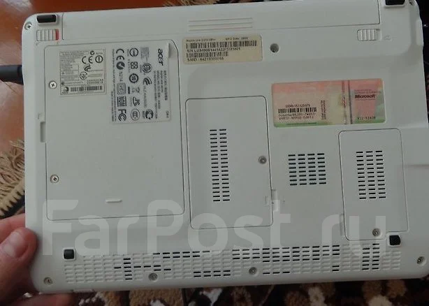 Acer Aspire One D250. 1,6����, ��� 2048 ��, ���� 160���, WiFi: 1, ����������� �� 1��. ����