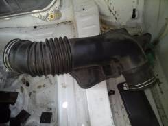 Патрубок воздухозаборника. Toyota Crown, JZS153 Двигатель 1JZGE