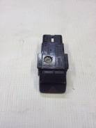 Кнопка включения аварийной сигнализации. Toyota Camry, CV40, SV41, SV40, SV43, SV42, CV43 Двигатели: 4SFE, 3SFE, 3CT