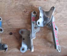Крепление капота. Toyota Camry, SV30, SV32, SV33, SV35 Toyota Vista, SV30, SV32, SV33, SV35 Двигатели: 3SGE, 4SFE, 3SFE
