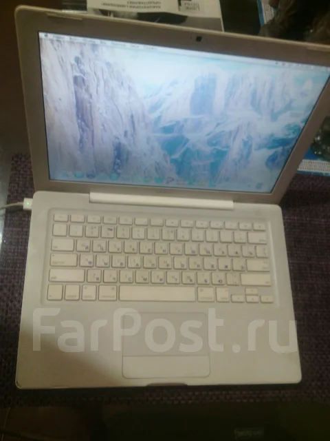 Apple MacBook Air 13 2008 Early. 2,4����, ��� 2048 ��, ���� 250���, WiFi: 1, Bluetooth: 1, ����������� �� 1��. ����