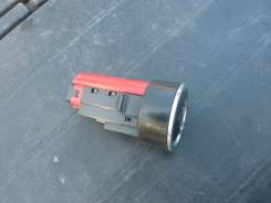 Кнопка запуска двигателя. Toyota Voxy, ZRR75G, ZRR75W, ZRR75, ZRR70G, ZRR70W