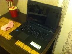 Packard Bell EasyNote. 2,6����, ��� 4 ��, ���� 500���, WiFi, Bluetooth, ����������� �� 5��.