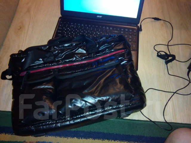 Acer Aspire E1-522. 1,4����, ��� 2048 ��, ���� 320���, WiFi: 1, ����������� �� 2��. ����