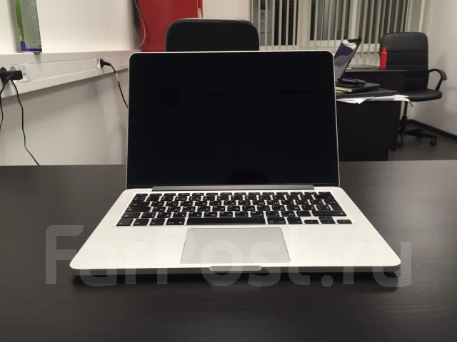 Apple MacBook Pro 13 2013 Late ME866 with Retina display. 2,6����, ��� 8 ��, ���� 512���, WiFi: 1, Bluetooth: 1, ����������� �� 12��. ����