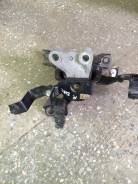 Подушка двигателя. Toyota Corolla, ZRE151, ZRE152 Toyota Corolla Rumion, ZRE152 Toyota Auris, ZRE151, ZRE152 Двигатели: 1ZRFE, 2ZRFE, 2ZRFAE