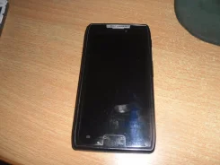 Motorola RAZR MAXX ����