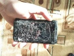 HTC Incredible S. �/�