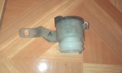 Горловина бачка омывателя. Toyota RAV4, ZCA25, ACA20, ZCA26, ACA21