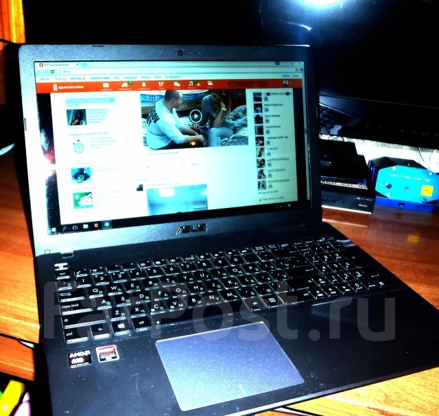 Asus X550DP. 2 500����, ��� 4 ��, ���� 750���, WiFi: 1, Bluetooth: 1, ����������� �� 4��. ����