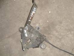 Замок капота. Toyota Ipsum, ACM21, ACM26W, ACM26, ACM21W Toyota Picnic Verso, ACM20 Toyota Avensis Verso, ACM20 Двигатели: 2AZFE, 1AZFE