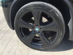 Диски с резиной R22 на BMW X6 285/35R22. 10.0x22 5x120.00 ЦО 74,1 мм.