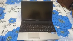 Samsung 300E5A. 2,3����, ��� 6 ��, ���� 500���, WiFi: 1, Bluetooth: 1, ����������� �� 1��. ����