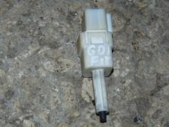 Концевик под педаль тормоза. Honda Fit, GD1 Двигатель L13A