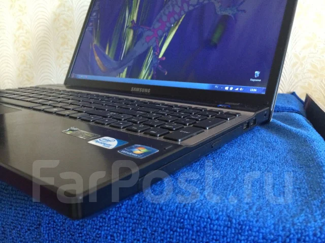 Samsung 300V5A. 2����, ��� 4 ��, ���� 320���, WiFi: 1, Bluetooth: 1, ����������� �� 3��. ����