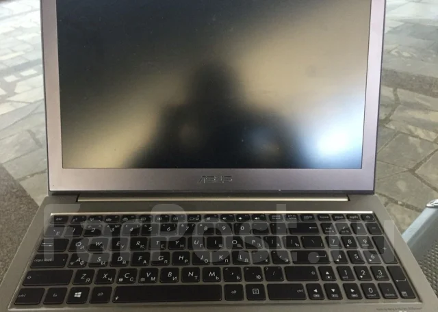Asus ZenBook. WiFi: 1, Bluetooth: 1 ����