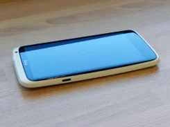 HTC One X+ ����