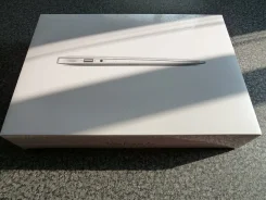 Apple MacBook Air 11. 11.6", 3,2����, ��� 8 ��, ���� 512���, WiFi, Bluetooth, ����������� �� 28��. ��� ����� �� ������������-��-����� ����