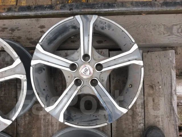 Advan F15. x15", 5x100 ����