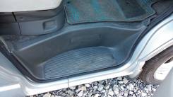 Порог пластиковый. Toyota Regius, RCH47W Двигатель 3RZFE