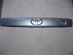 Накладка на дверь багажника. Toyota Caldina, ST191G
