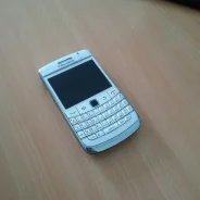 BlackBerry Bold 9700. �/�