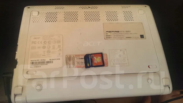 Acer Aspire One D257. 1,6����, ��� 2048 ��, ���� 250���, WiFi: 1, Bluetooth: 1, ����������� �� 6��. ����