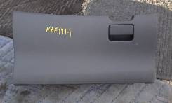 Крышка бардачка. Toyota Corolla Fielder, NZE141G
