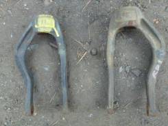 Стойка зеркала. Honda: CR-V, Civic Ferio, Civic, Integra SJ, Partner, Orthia, Domani, Ballade Двигатели: D16B1, P6DD6, B16A6, D15Y1, B16A2, MF616, F16...