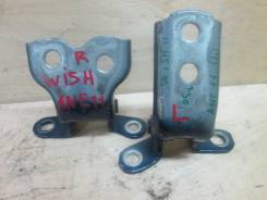 Крепление боковой двери. Toyota Wish, ANE11, ZNE10, ZNE14