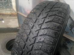 Bridgestone WT17. Зимние, шипованные, износ: 30%, 2 шт