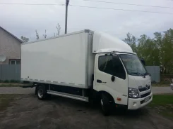Hino 300 ����