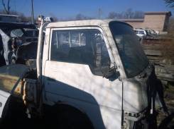 Кабина. Nissan Atlas, BF22 Двигатель Z16S