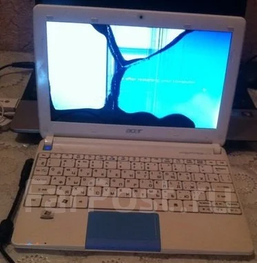 Acer Aspire One. 160����, ��� 2048 ��, ���� 320���, WiFi: 1, Bluetooth: 1, ����������� �� 7��. ����