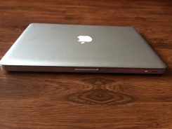 Apple MacBook Pro 13 2009 Mid MB990. 2����, ��� 4 ��, ���� 500���, WiFi: 1, Bluetooth: 1, ����������� �� 8��. ����