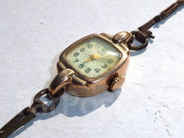 Золотые часы "Заря" 1960 г. в. - 6 грамм 583 пробы, всем, б/у, в наличии. Цена: 12 500₽ во Владивостоке