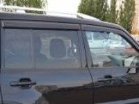 Ветровик на дверь. Mitsubishi Pajero